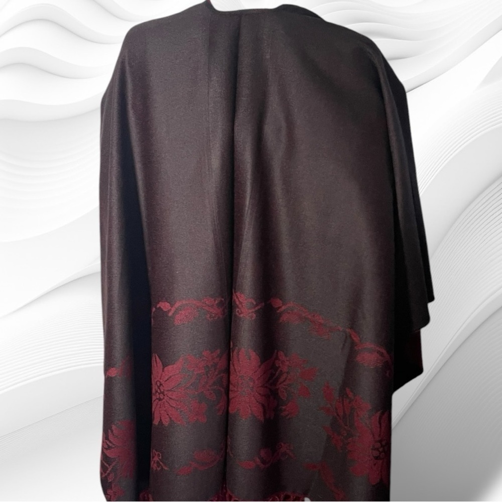 EUC! Reversible Burgundy Wine and plum Black Floral Accent Cape with Fringe - Picture 13 of 15